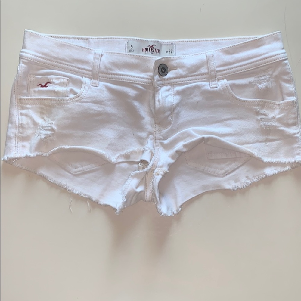 Distressed Hollister jean shorts !